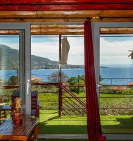 Cozy House with Amazing View and Unique Outdoor! - Bed and Breakfast Loutrá Aidhipsoú