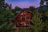 Running Bear Near PF Hot Tub Game Room Theater and Stunning Views - B&B Sevierville