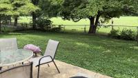 Private Suite Nestled in Lower Level of Home - Bed and Breakfast Arlington