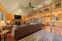 Bryson City Cabin, Game Loft, Hot Tub, Fire Pit - B&B Bryson City