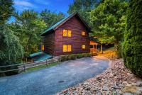 Cozy Cabin Hot Tub, Fire Pit, Game Room - B&B Sevierville