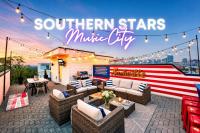 Rooftop Deck & Shuffleboard BBQ Near Downtown - B&B Nashville