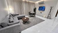 شقة فاخرة 3 غرف نوم في الخبر Luxury 3 bedroom apartment - Ferienwohnung Khobar
