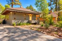 Clerestory Cottage | Private Hot Tub, Sauna & Walk to Big Bear Lake - Bed and Breakfast Big Bear Lake
