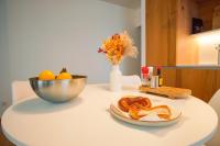 2,5 Zi Design Apt 1st Floor near Porsche Museum with Beamer, Netflix, YouTube - Bed and Breakfast Stuttgart