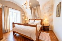 Spacious & Quiet 2-Bedroom Under Prague Castle - Chambres d'hôtes Prague