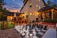 Sleeps 20 15 Mins to DT AVL Sauna Hot Tub! - Bed and Breakfast Fletcher
