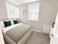 Homely Away M1 - B&B Plymouth