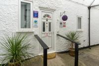Two-Bedroom Deluxe Apartment with Garden View