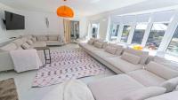 Shippenrill Sleeps 14Hot Tub PingPong Fire Pit - B&B Croyde