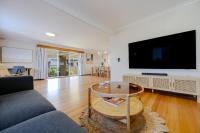 Seaside San Remo 500m to Beach & Shops - Spacious - Ferienwohnung San Remo