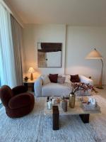 The Azure Escape - Sea View 1BR & Beach Access - B&B Ras Al Khaimah