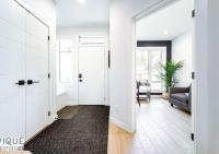 Modern Cozy Home - KingBed - AC - Patio - BBQ - Firepit - B&B Edmonton