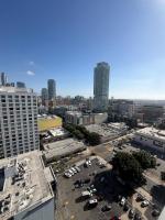 Highrise Condo 360 Downtown View Pool and Gym - Chambres d'hôtes Los Angeles