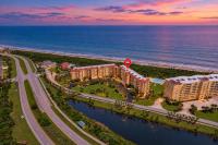Oceanfront condo,beach access, heated pool, tennis courts - Bed and Breakfast Palm Coast
