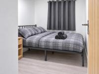 Relaxing Modern 3 Bed, 2 Bedroom Apartment - Secure Parking - Close to Manchester City Centre and Old Trafford - B&B Manchester