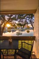 Serene Lakeside 2BR Sunset Views & Relaxing Stay - B&B Montgomery