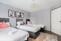 Trafford Centre Stylish Apt with Free Parking By Genesis Living - Ferienwohnung Irlam