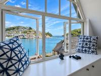 Seascape - Waterfront apartment, glorious views and parking - B&B Dartmouth