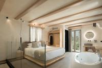 Panoramic Suite with Hot-Tub