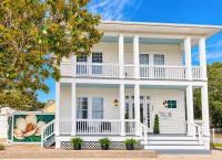 Indoor Hot Tub, Pet Friendly, Bikes, 4-Car Free Parking, Walk to Beach - Ferienwohnung Galveston