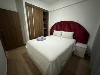 Apartamento de 3 dormitorios con balcón
