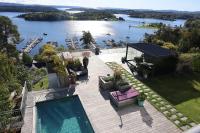 Spacious villa, panoramic views, terrace, pool, sauna, near Oslo - Bed and Breakfast Sandvika