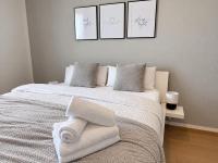 Vienna Skyline Apartment 28th Floor - Bed and Breakfast Wenen