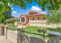 Llewoh on Crofton - Echuca Holiday Homes - Bed and Breakfast Echuca