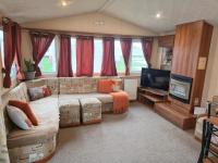 Superb 6 berth caravan at St Osyth Beach Park in Essex, ref 28077Y - B&B Saint Osyth