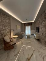 Pro Living A25 - Central Luxury Apartment - B&B Lárisa