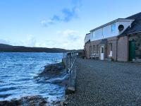 Jetty Cottage, a self-catering cottage sitting on the jetty, with sea view - B&B Amhuinnsuidhe