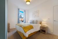 Spacious 4BR House Sleeps 8 by Stay With Us - Bed and Breakfast Bishop Auckland
