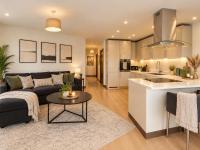 Spacious Maidstone 2Bed 2Bath - Parking & Balcony - Perfect for Family & Contractors - B&B Maidstone