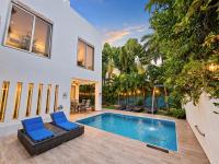 4 Bedroom Luxury Villa with Private Pool - Bed and Breakfast Cancun