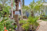 Bare Feet Bungalow -Close to beach & dog friendly - Chambres d'hôtes Gulfport