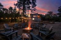 Creekfront,Pickleball,Game Room,Firepit,Sleeps 16 - Chambres d'hôtes Broken Bow
