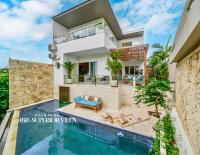 818 Signature Villas with Private Pools, Rooftop, Ricefields Views - Chambres d'hôtes Tambakboyo