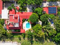 5 Bedroom Luxury Villa with Private Pool and Security - fits 12 - Chambres d'hôtes Cancún