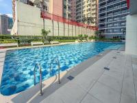 Modern Makati Condo with Balcony & Cityscape Views - Bed and Breakfast Manilla