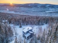 Scandi Aurora Villa - Private Sauna & Epic Views - B&B Fairbanks