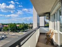 AC Apartment with Metro 3 on doorsteps, 15mins to center - Chambres d'hôtes Budapest