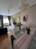 Apartamento Premium cerca Hospital, Universidad, Parking privado, a 5 minutos del centro histórico, ideal para visitar León sin preocuparse por el aparcamiento - B&B León