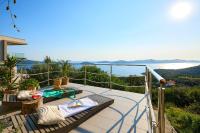 House Lilla with Private Hot Tub - Ferienwohnung Brsečine