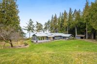 Blufftop on Freshwater Bay - B&B Port Angeles
