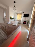 Luxury Studio Craiova -Fireplace & Bathtub - Ferienwohnung Malu Mare