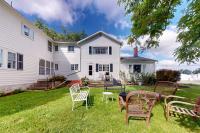 Benton Farmhouse - B&B Penn Yan