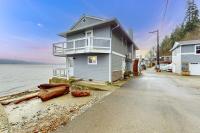 Tyee Shoreline Retreat A - B&B Tyee Beach