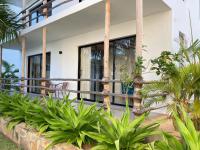 Ahadi Beachfront 2-Bed With Pool By Yourhost - Bed and Breakfast Mombassa