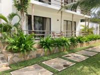 Ahadi Beachfront 2-Bed With Pool By Yourhost - Bed and Breakfast Mombassa